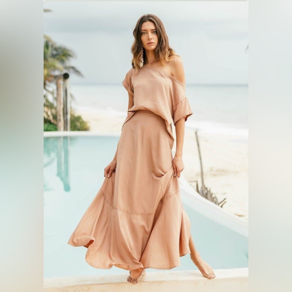Elegant Peach Colored On or Off-Shoulder 2 Piece Maxi Skirt & Top